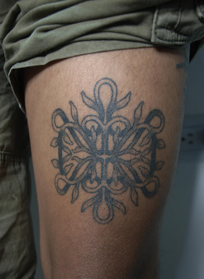 Tatuaje cicatrizado, handpoke (2024)