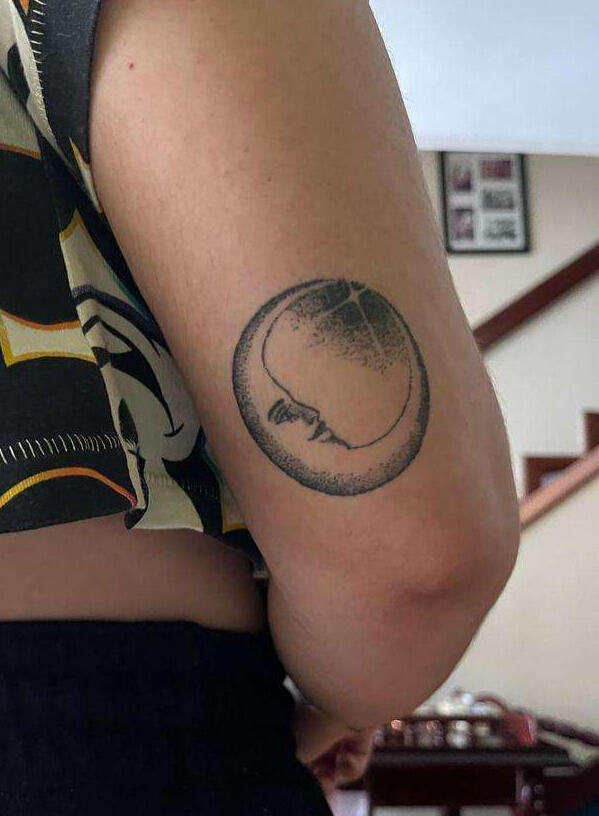 Tatuaje cicatrizado, handpoke (2023)