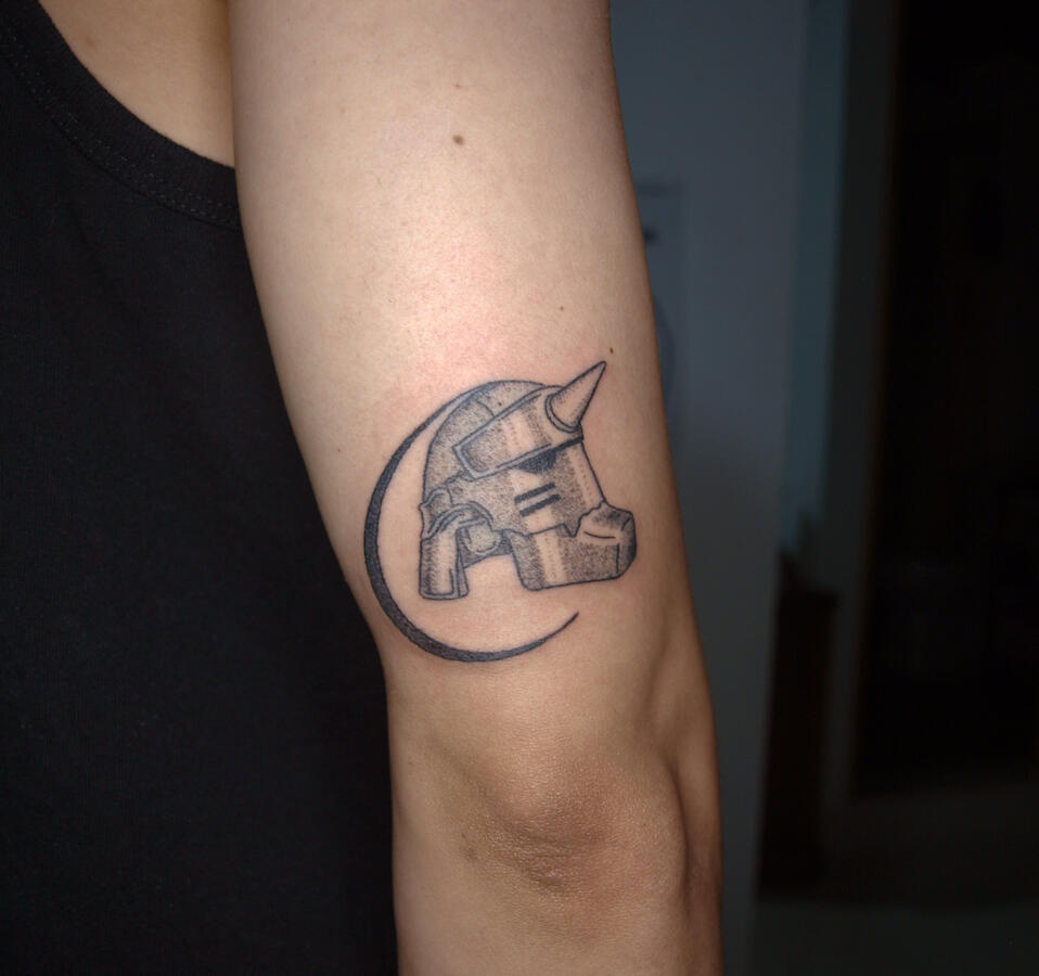 Tatuaje recién hecho, handpoke (2025)